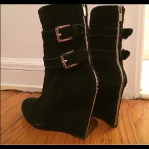 MIchael Kors Collection Suede Zippy booties